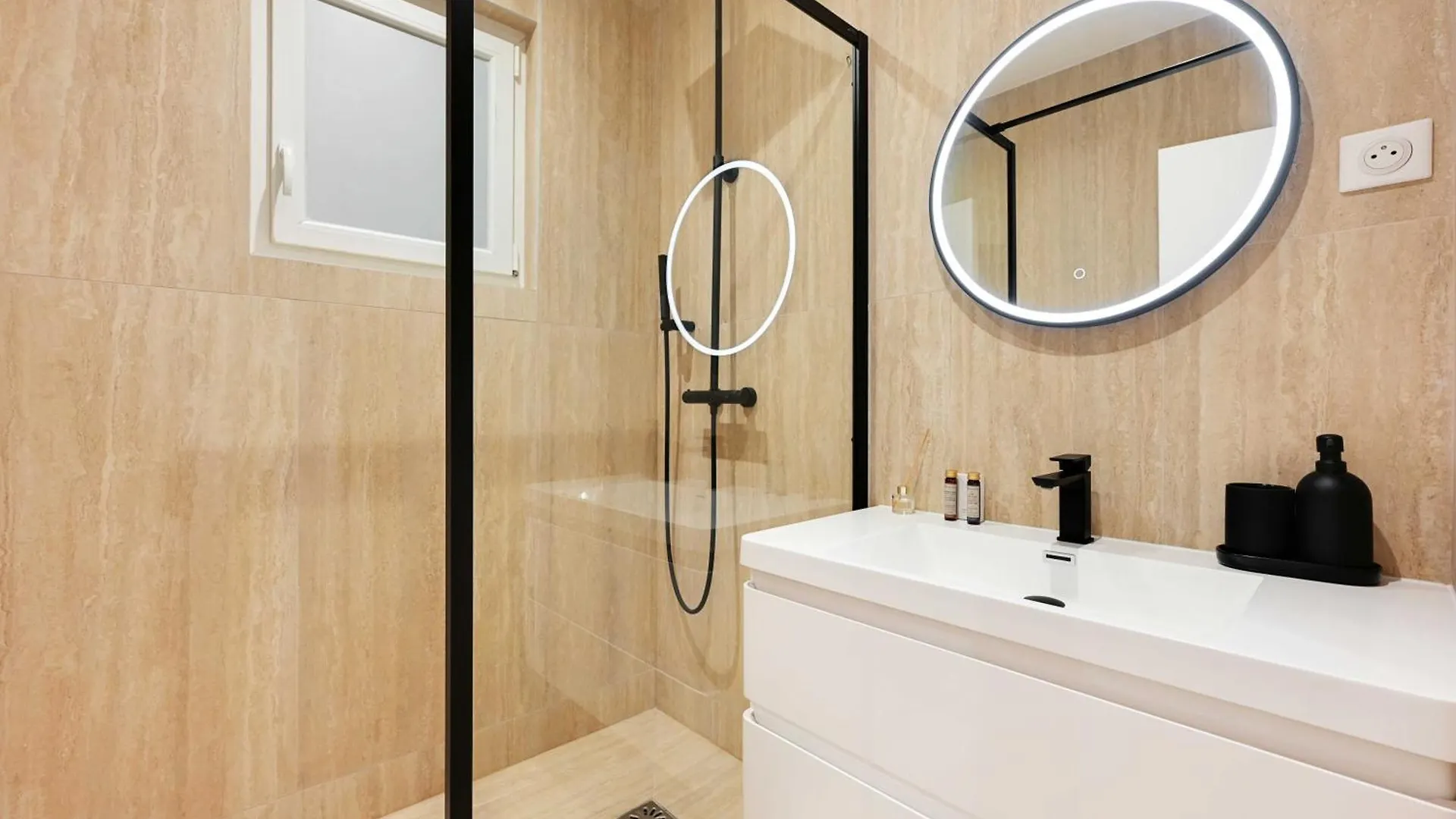 Authentic - 1br-4p - Centre Pompidou Apartment